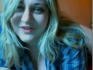 Natasha dari Dnipro menunjukkan pussy dan asshole beliau