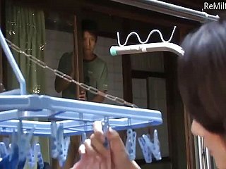 แม่ญี่ปุ่นเอเชียจับ masturbating ลูกชายของเธอ