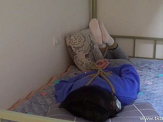 Serfdom chinesa e cócegas em meias brancas