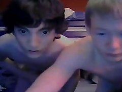 Genç Hung Kam Twinks