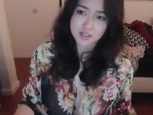 Curvy Asia Dengan Heavy Bowels Alam