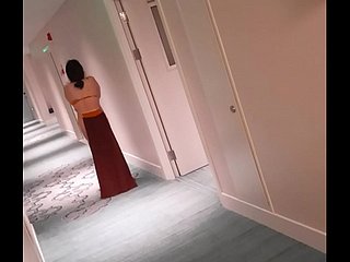 Beijing Dom: Hamba Cina berjalan di hotel