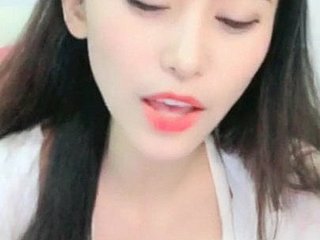 Modella cinese MILF sega a casa piuttosto crestfallen 36D36D