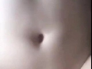 Uma garota com seios grandes faz sexo comigo