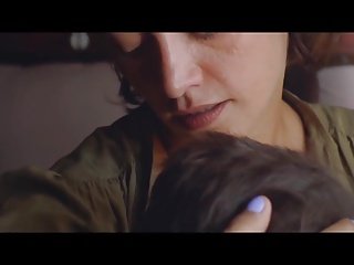 Emma de Caunes Bare